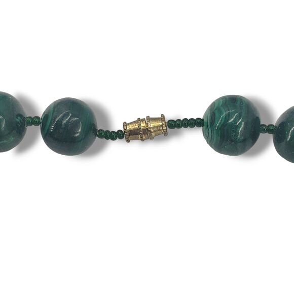 Vintage Green Round Malachite Graduated Bead Heavy Necklace Small Glass Spacers - Picture 9 of 10